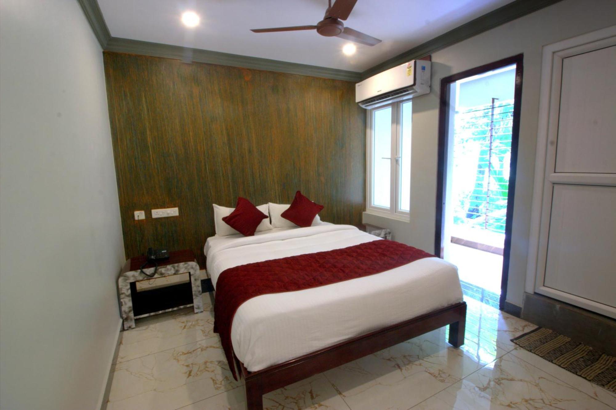 Serenity Sands Beach Resort Ποντισερί Εξωτερικό φωτογραφία